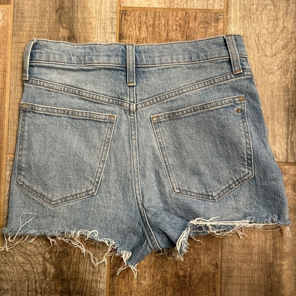 Madewell The Perfect Jean Short in Fiore Wash Destroyed Edition Cutoff - Picture 7 of 7